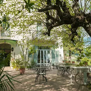 Logis La Bellaudiere Hotel